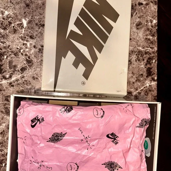 Travis Scott x Wmns Air Jordan 1
Retro Low OG SP 'Canary' - Picture 9 of 10